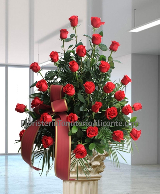 centro funerario 30 rosas rojas